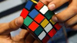 CUBUL RUBIK: GOOGLE sărbătoreşte 40 de ani de la inventarea CUBULUI MAGIC, cu un JOC INTERACTIV