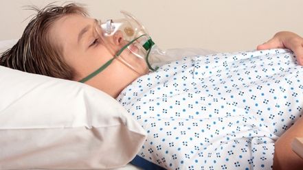 Ai aceste simptome? Mergi la doctor de urgenţă! E MENINGITĂ