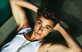 Justin Bieber s-a logodit cu un celebru fotomodel