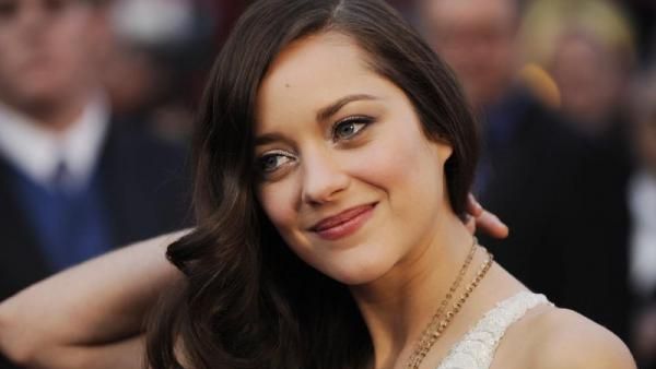 Marion Cotillard, desemnată cea mai ELEGANTĂ celebritate a anului 2013