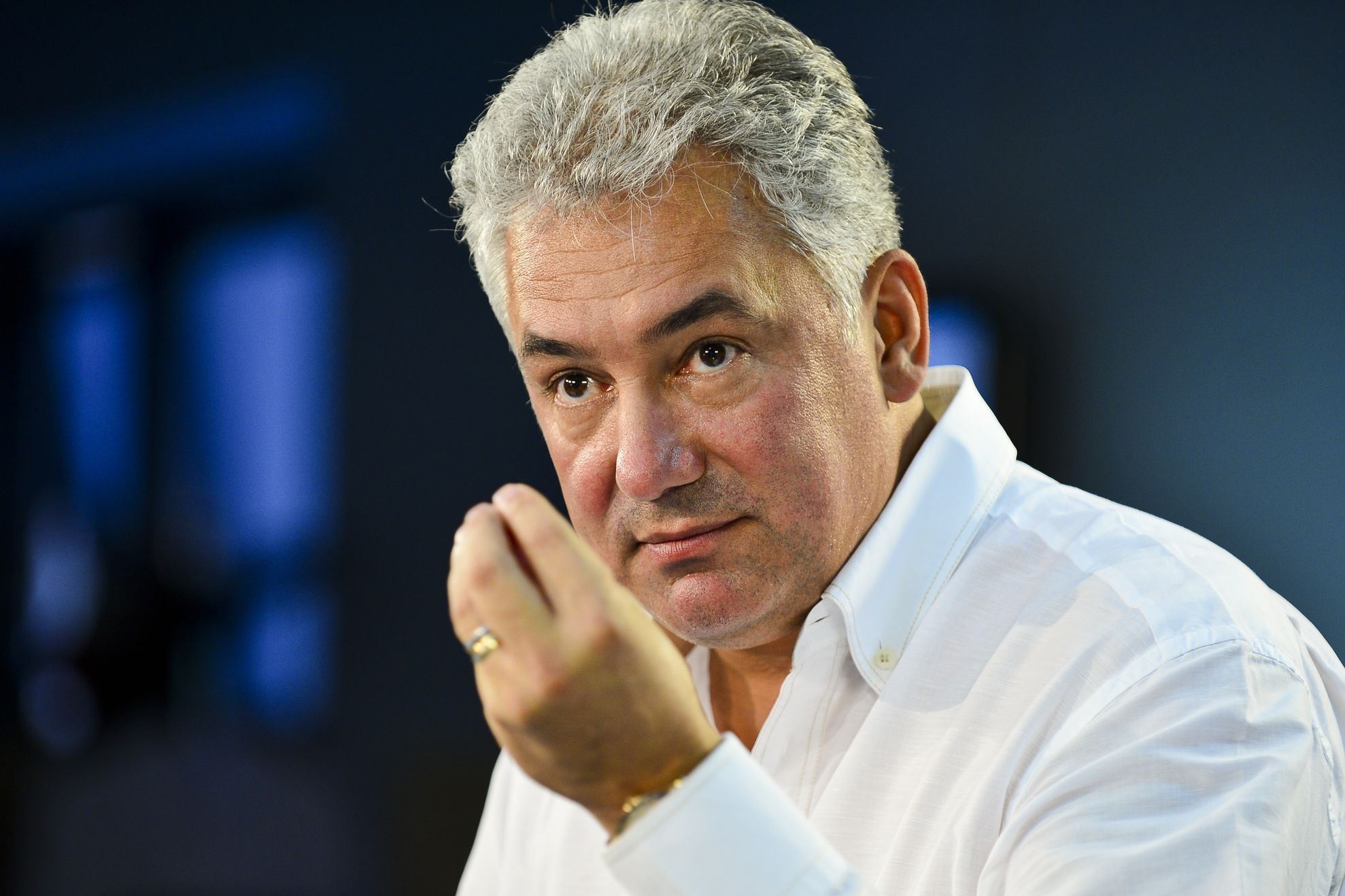 Adriean Videanu, eliberat și pus sub control judiciar. Soţia sa, audiată la DNA