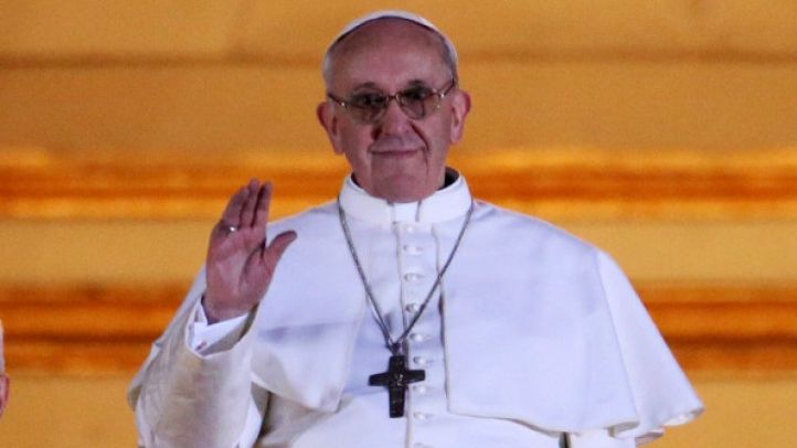Papa Francisc îi îndeamnă pe catolici să FOLOSEASCĂ INTERNETUL, care e "un dar de la Dumnezeu"