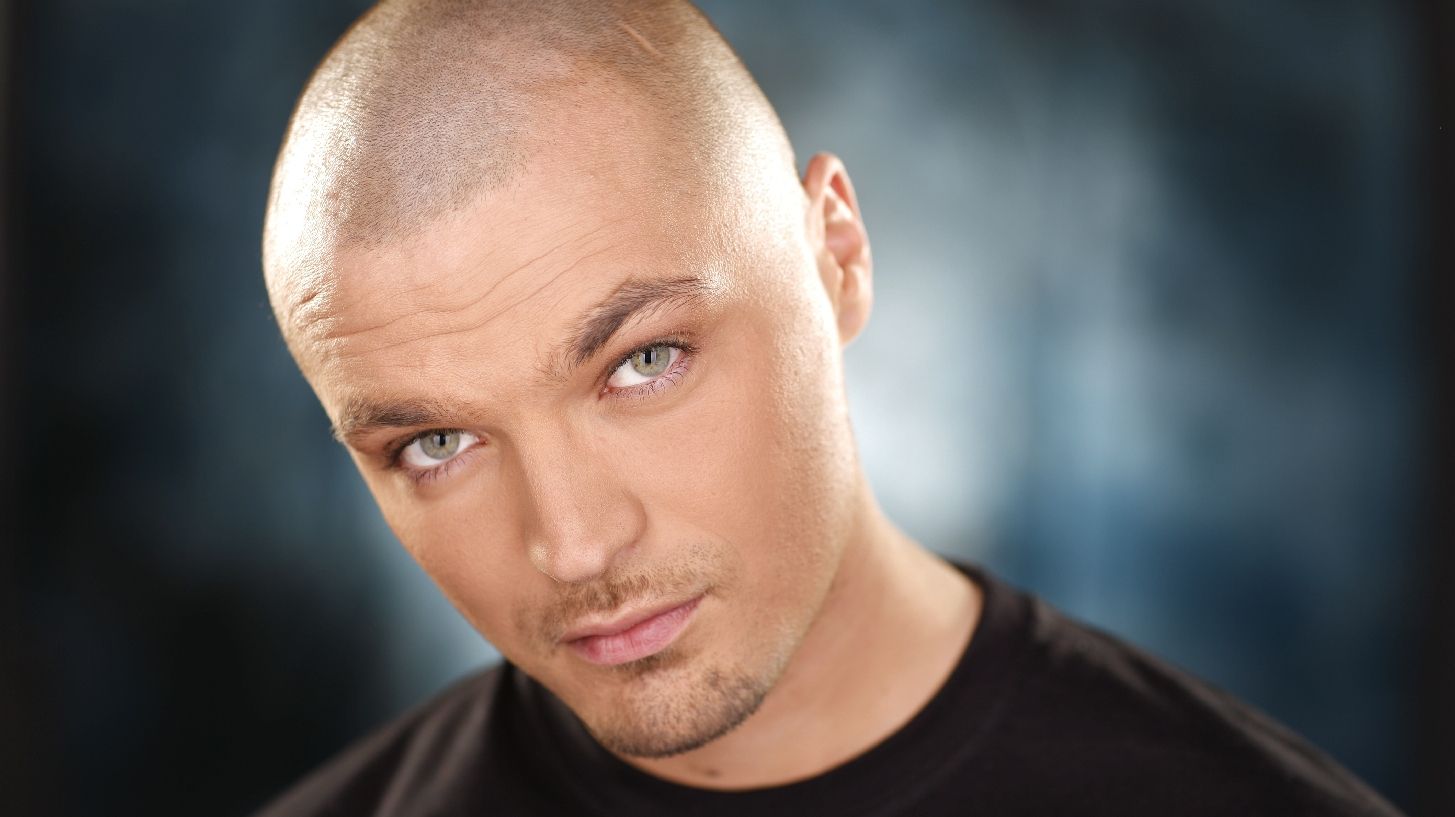 Poza făcută de Puya de Ziua Îndrăgostiţilor a ajuns virală. "Nu ştiu cine e Sfântul Valentin"