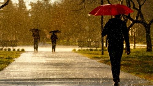 AVERTIZARE METEO: ploi, lapoviţă şi ninsoare în toată ţara. TEMPERATURILE SCAD cu 15 grade