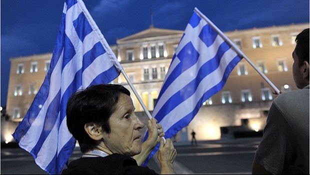 Anunț de ultimă oră despre Grecia. Grecii retrag masiv bani din bănci