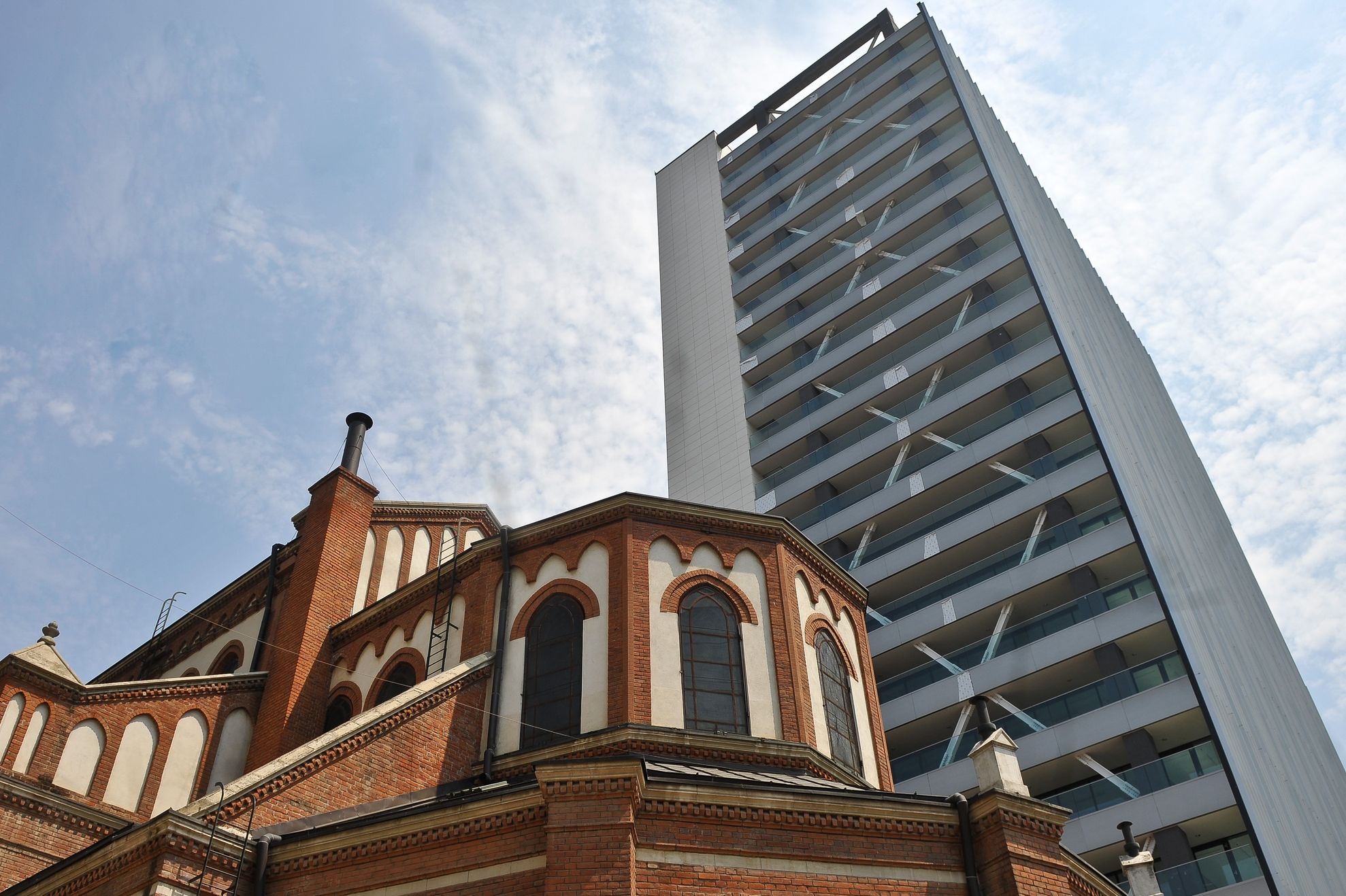 Primăria Capitalei nu poate să demoleze Cathedral Plaza: ”Nu avem competențe”