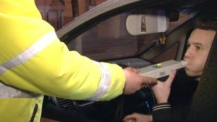 Senatul a adoptat legea! Șoferii drogați sau băuți se pot alege cu permisul SUSPENDAT pe viață