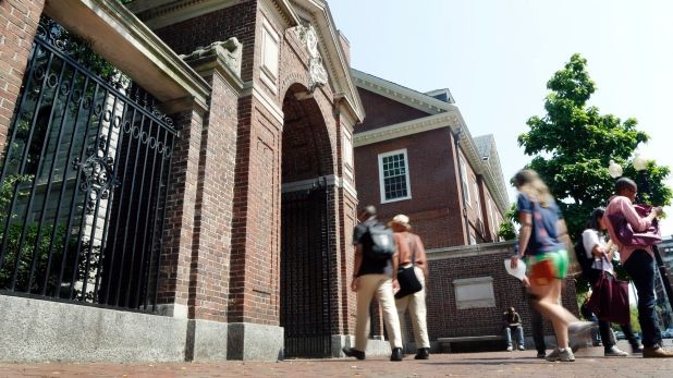 Admiterea la Harvard. ACUZAŢII de discriminare RASIALĂ