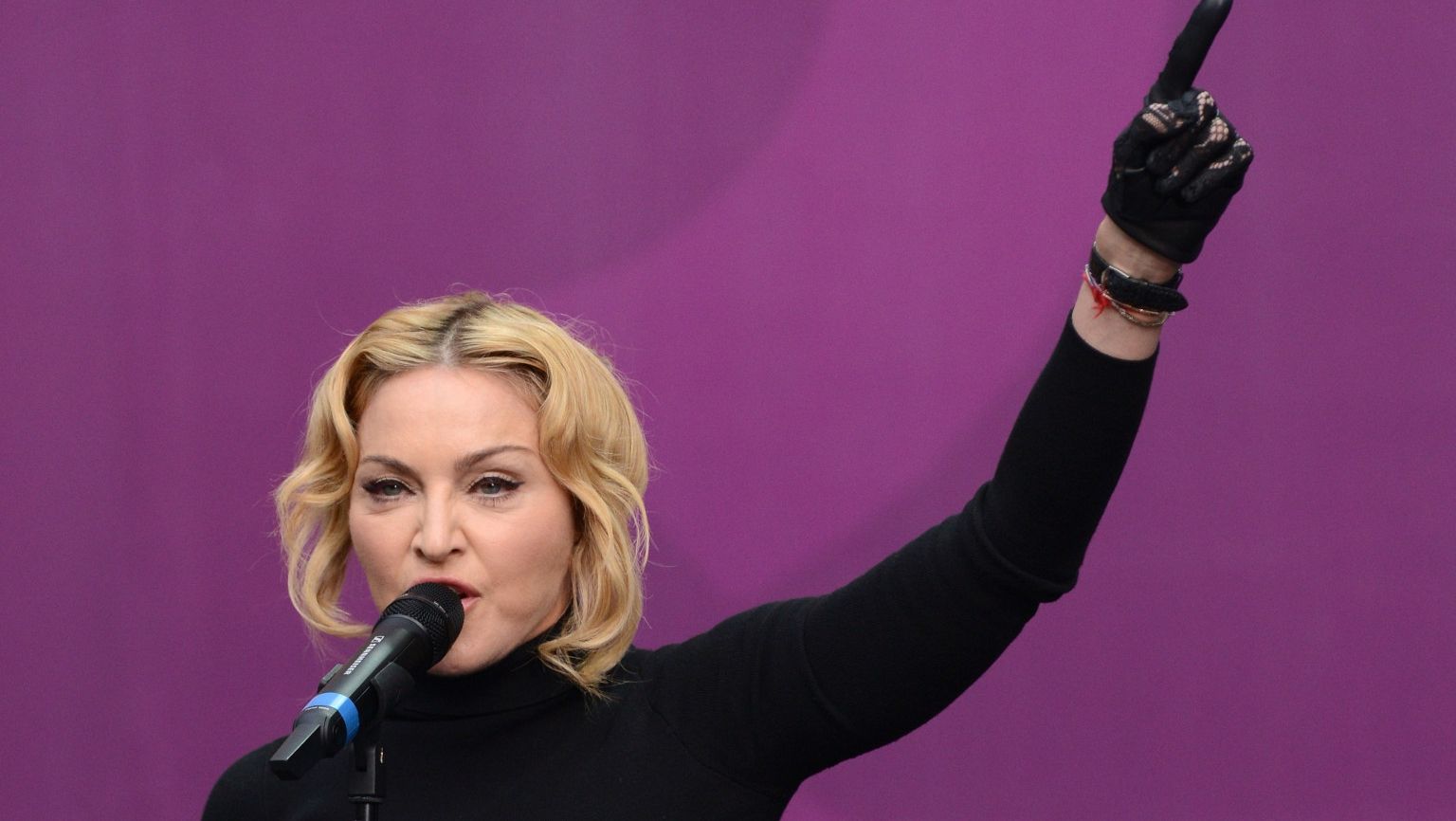 Madonna şochează: "Am încercat toate drogurile"