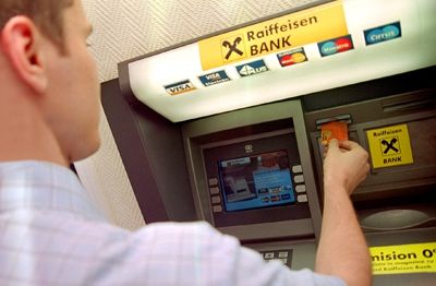 Raiffeisen Bank dă în judecată statul român