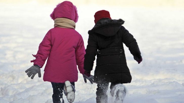 Cursuri suspendate luni, în Suceava, din pricina vremii rea