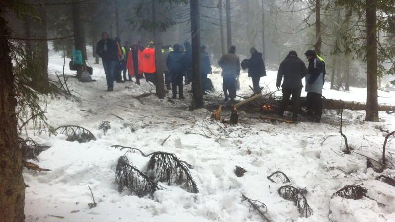 EROUL DIN MUNŢI care I-A SALVAT PE MEDICI, DUPĂ TRAGEDIA AVIATICĂ: "Mi-am dat jos maieul SĂ FAC FOC"