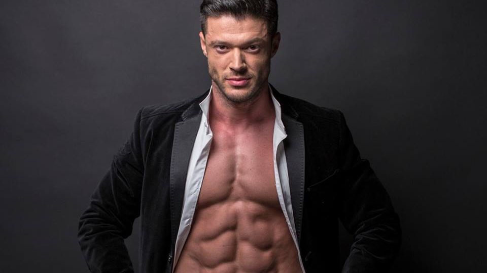 VICTOR SLAV, reacţie ULUITOARE. VICTOR SLAV, postări ciudate pe Facebook. Ce va face VICTOR SLAV