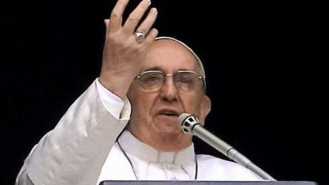 Papa Francisc îşi exprimă "oroarea" pe care o resimte faţă de avort şi traficul de fiinţe umane