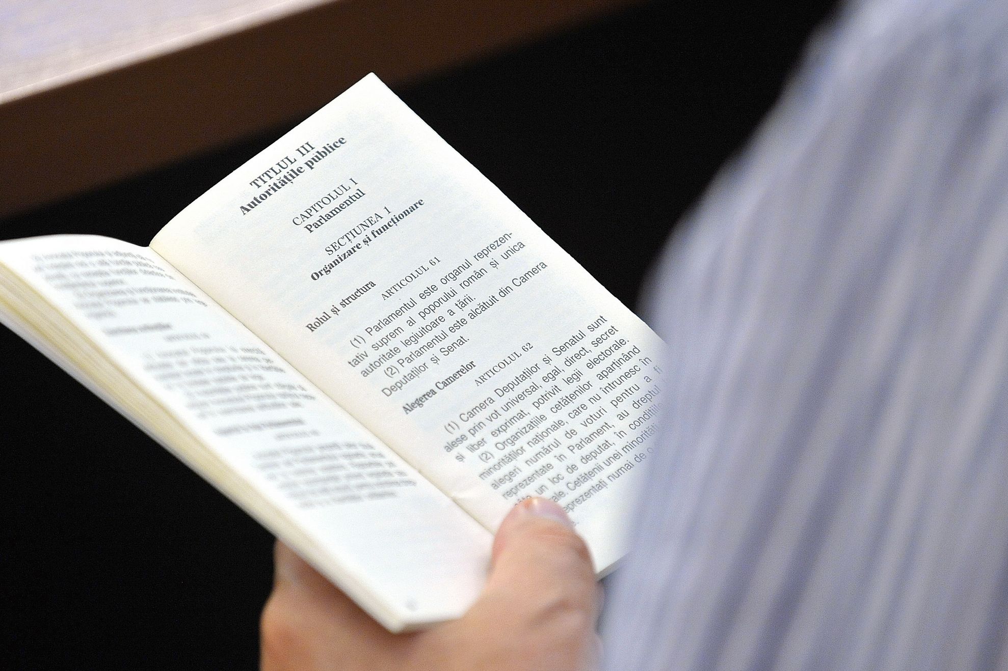 19 organizații civice cer dezbaterea publică a proiectului de revizuire a Constituţiei