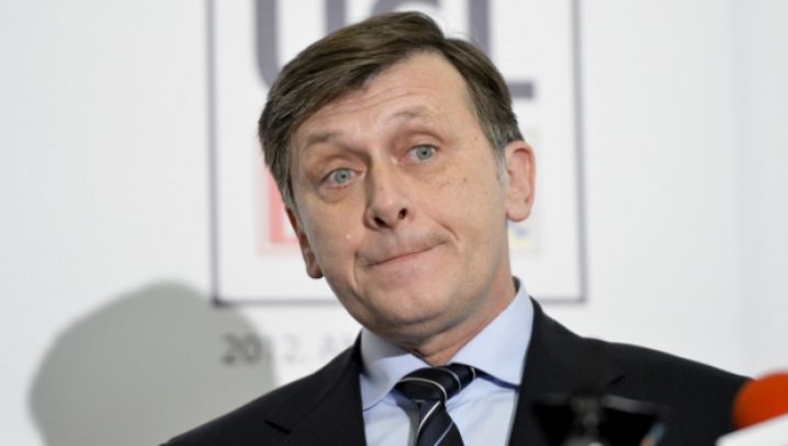 Crin Antonescu vrea modificarea protocolului USL