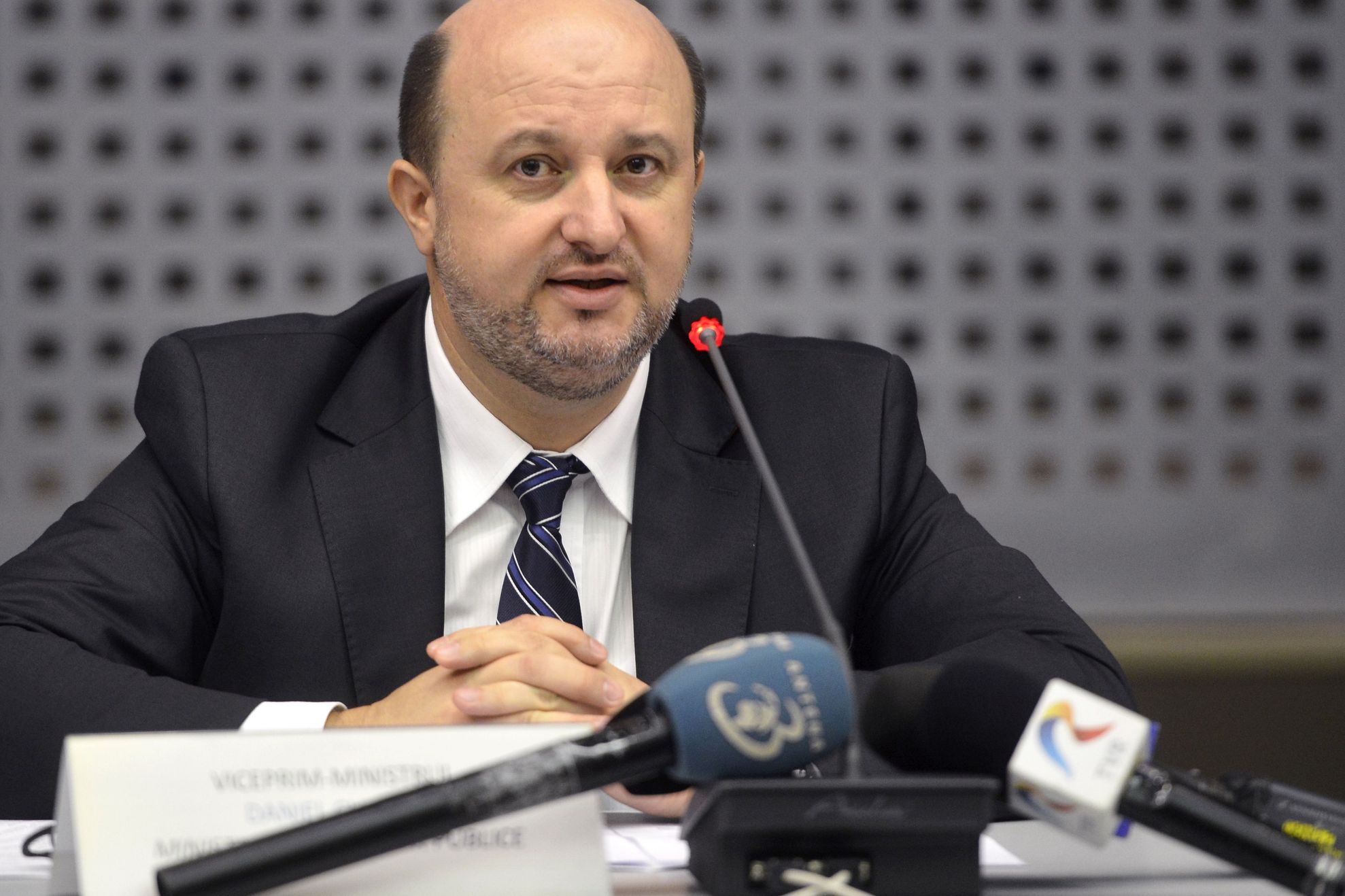 SOŢIA ministrului Finanţelor, LAURA CHIŢOIU, URMĂRITĂ PENAL în Dosarul Carpatica Asig - STENOGRAME