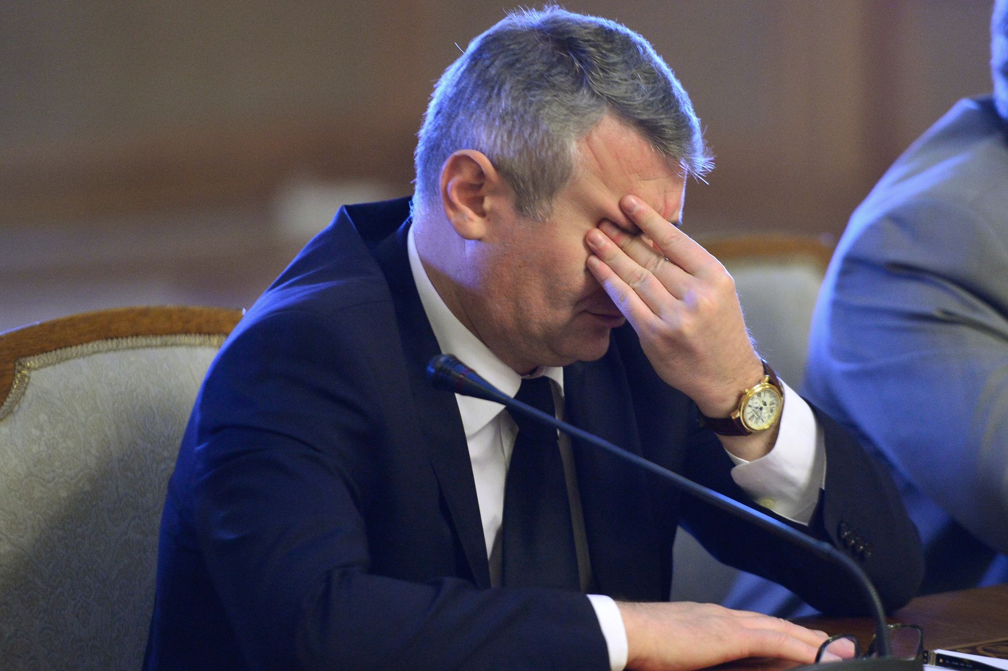Ştirbu: "Luceafărul" e sublimul culturii româneşti. REACŢIA ministrului când a fost pus să-l recite