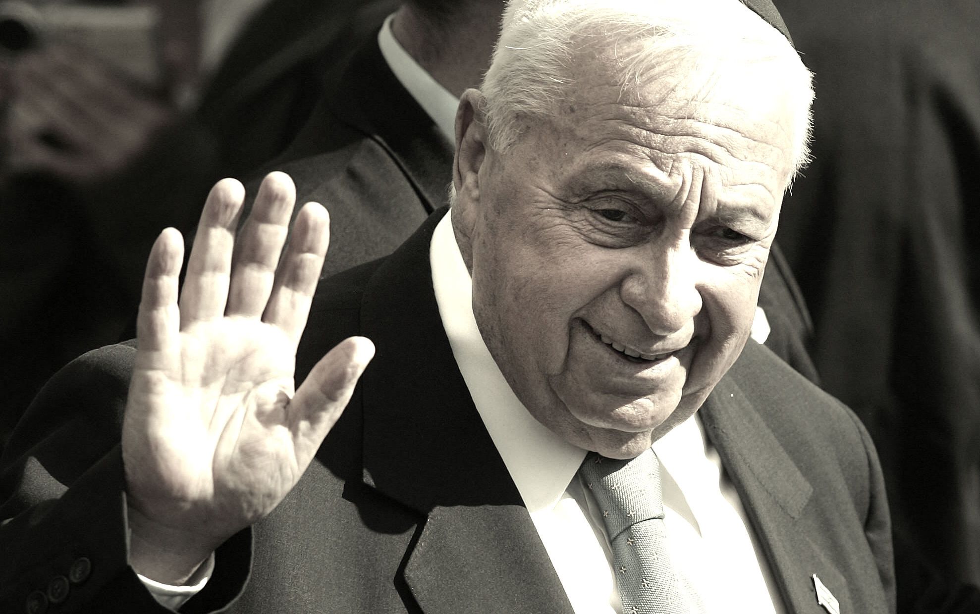 ARIEL SHARON A MURIT