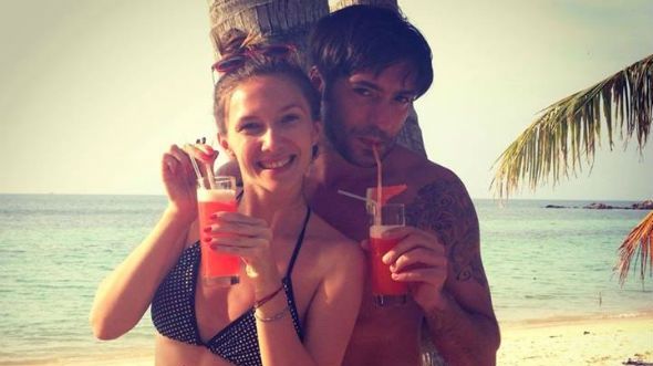Adela Popescu, "mai puţin că-i mai frumos": TOPLESS, la plajă în Thailanda