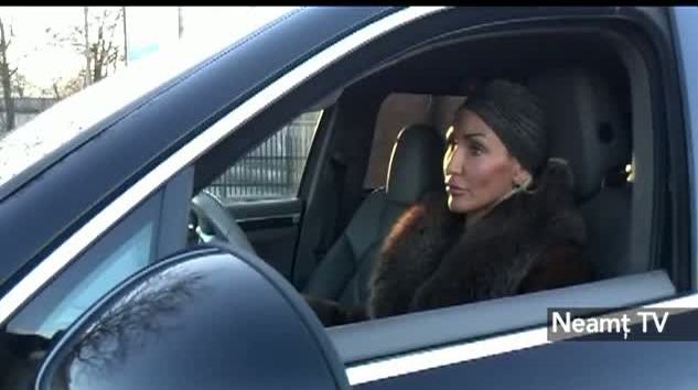 Circ cu o șoferiță în județul Neamț: A dat peste un polițist după ce a fost oprită în trafic