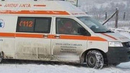 Brăila: O ambulanţă încearcă de 12 ore să ajungă la un bătrân grav bolnav 