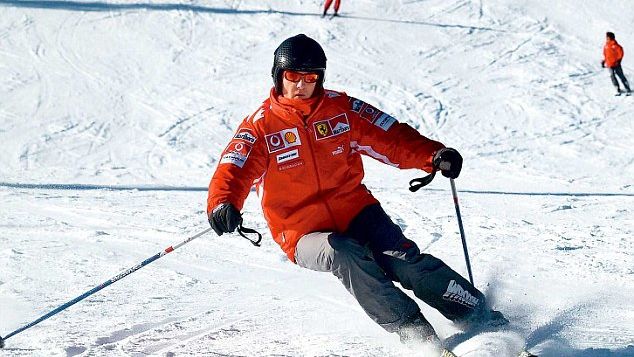 Michael Schumacher primește masaj muscular pentru ca trupul să nu i se rigidizeze