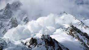 RISC DE AVALANȘĂ pe văile din Făgăraş şi Bucegi