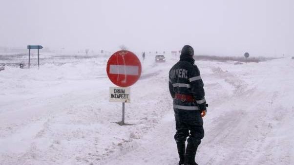 Brăila, izolată de lume. Toate drumurile naţionale şi judeţene au fost închise