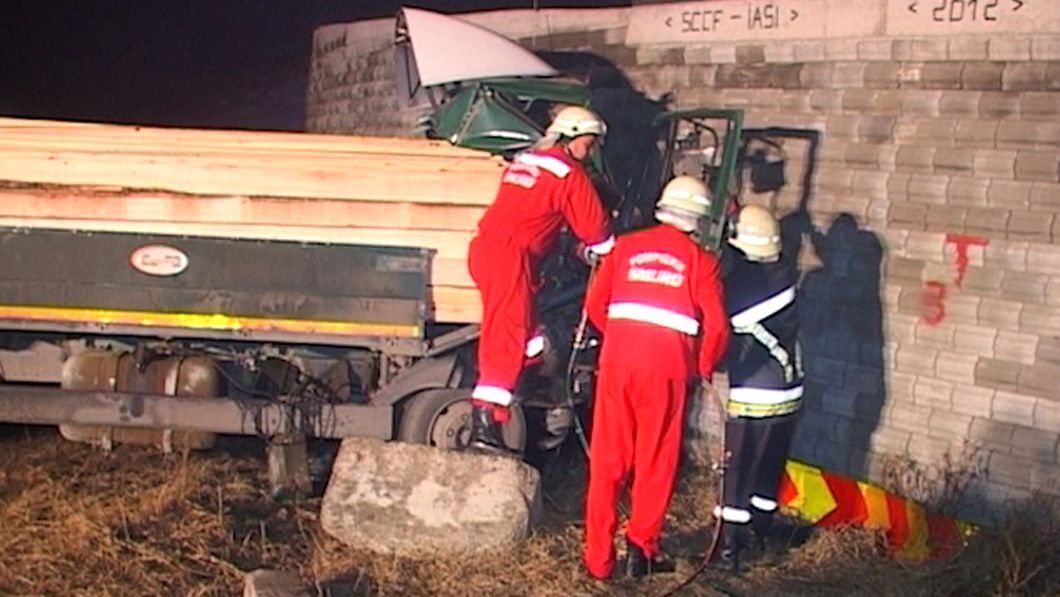 Marş de protest la "Zidul Morţii" de pe DN 17