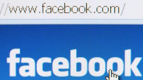 Vedete, firme şi ministere au cumpărat "Like"-uri false pe Facebook şi followers fictivi pe Twitter