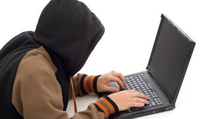 FBI a declanșat o anchetă după scandalul cu pozele cu vedete dezbrăcate pe internet