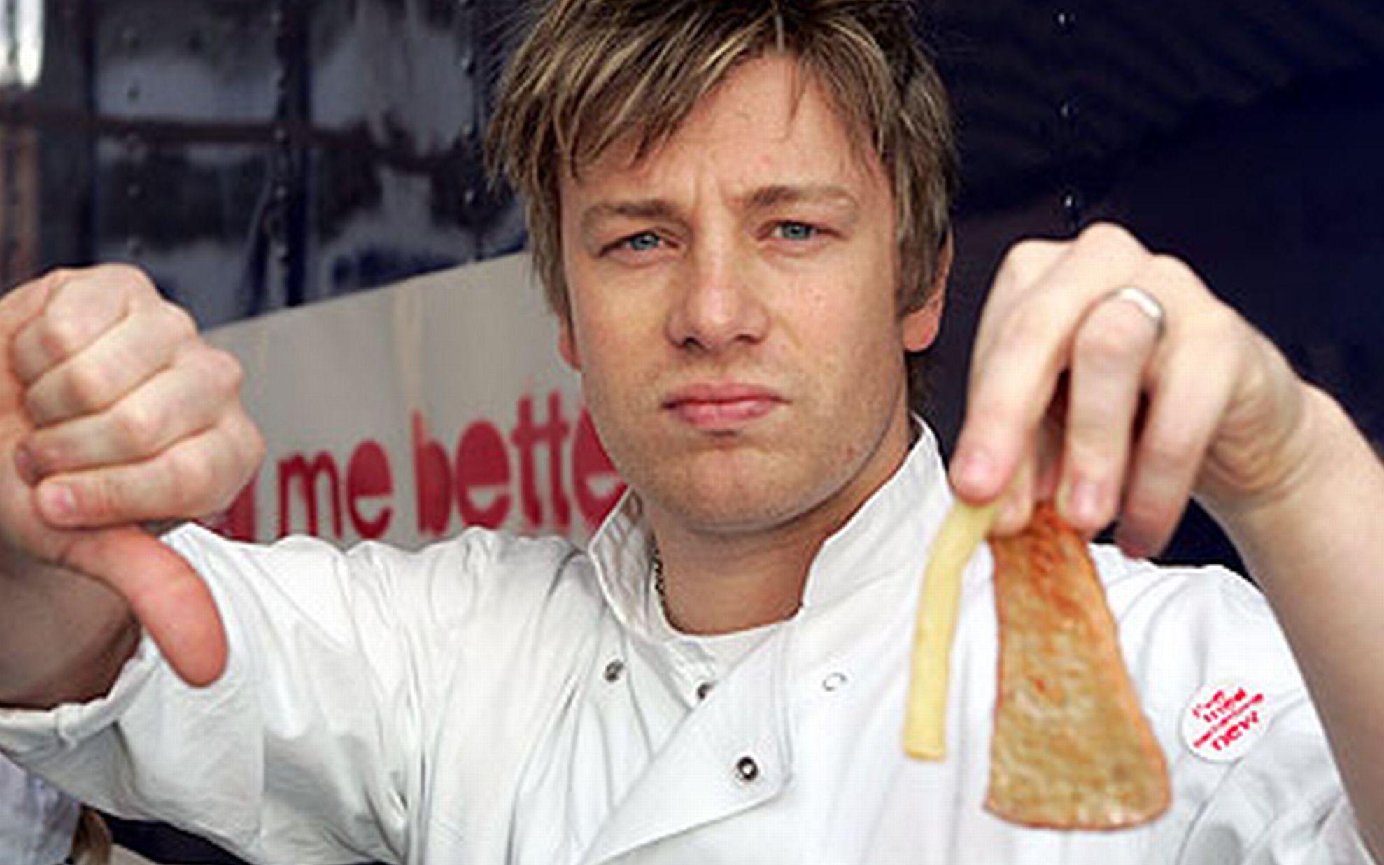 Jamie Oliver revoltat: nici APA NU E GRATUITĂ în școlile din SUA!