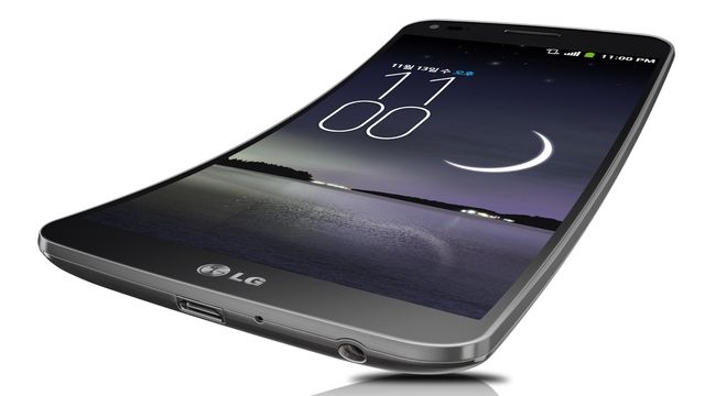 Smartphone-ul curbat de la LG ajunge şi în România