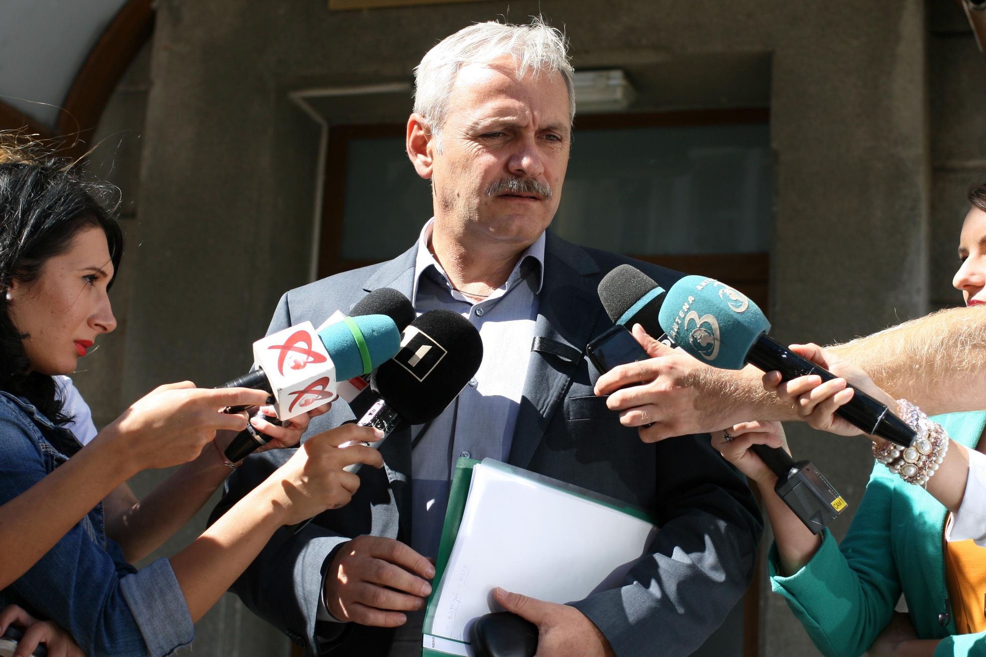 Compania pe care Liviu Dragnea a lăsat-o finilor, ABONATĂ la CONTRACTE CU STATUL