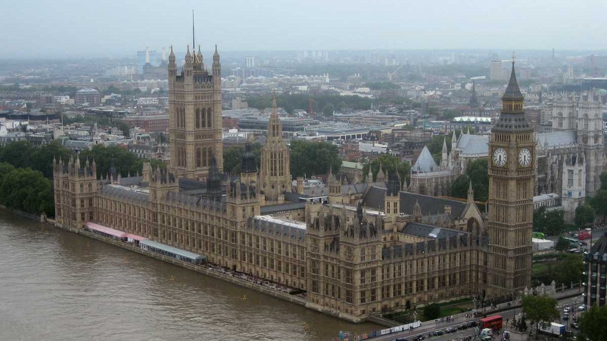 Oraşul de vânzare. Cum încearcă al doilea oraş al Marii Britanii să scape de datorii