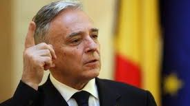 CURSUL BNR. Ce spune Mugur Isărescu despre DEPRECIEREA leului în raport cu EURO