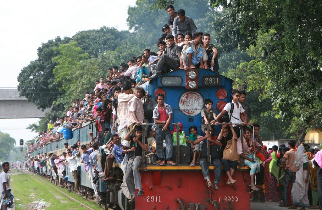 CEL MAI TARE BANC cu proşti. În tren