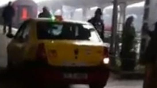 Martor ocular: Cu taxiul pe peron în Gara de Nord