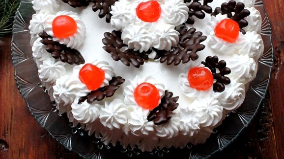 REŢETA ZILEI: Tort diplomat cu ciocolată