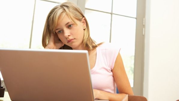 Intalniri pe Internet? Ce sa nu scrii niciodata in profilul tau online