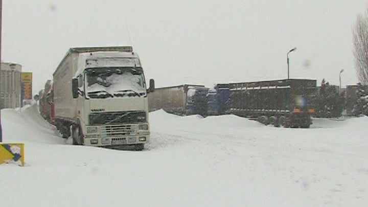 SITUAŢIE DRAMATICĂ. 59 DE LOCALITĂŢI, IZOLATE ÎN NĂMEŢI