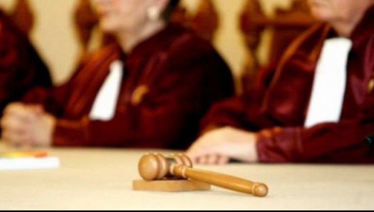 CCR: OUG care prevede reducerea posturilor din administraţia publică, neconstituţională