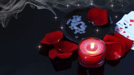 VALENTINE'S DAY. Ce ritualuri şi farmece de dragoste trag IUBIREA în viaţa ta de VALENTINE'S DAY