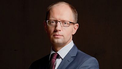 ARSENI IAŢENIUK. Cine este politicianul din Cernăuţi care va deveni premierul Ucrainei