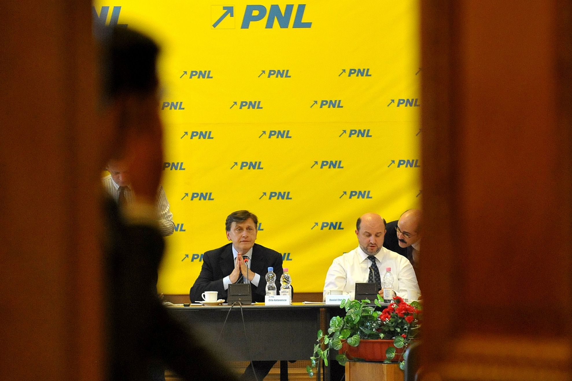 DANIEL CHIŢOIU A DEMISIONAT din funcţia de ministru de Finanţe
