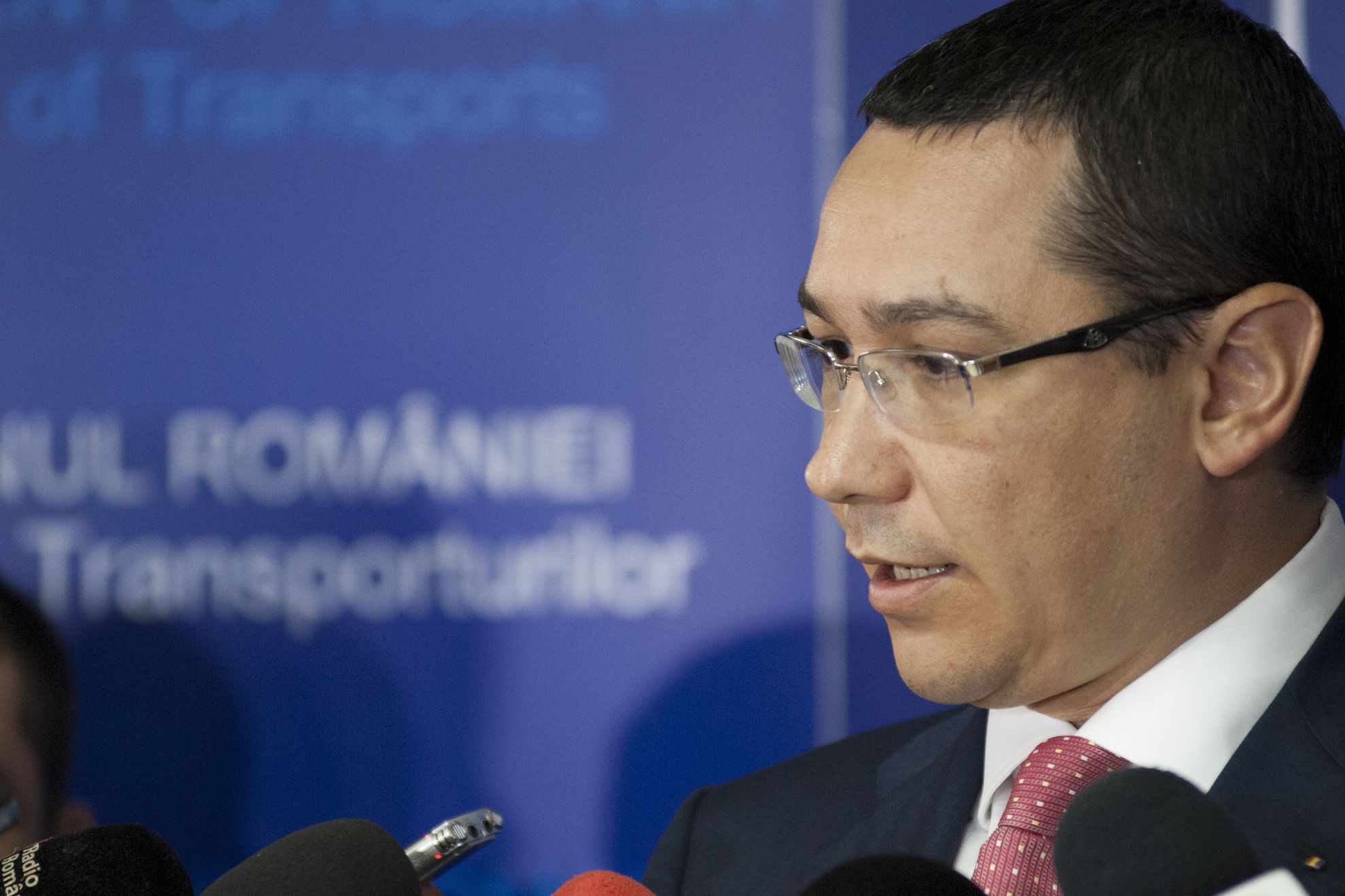 Ponta insistă: Nu vă luaţi după cine zice că pleacă RENAULT din România!