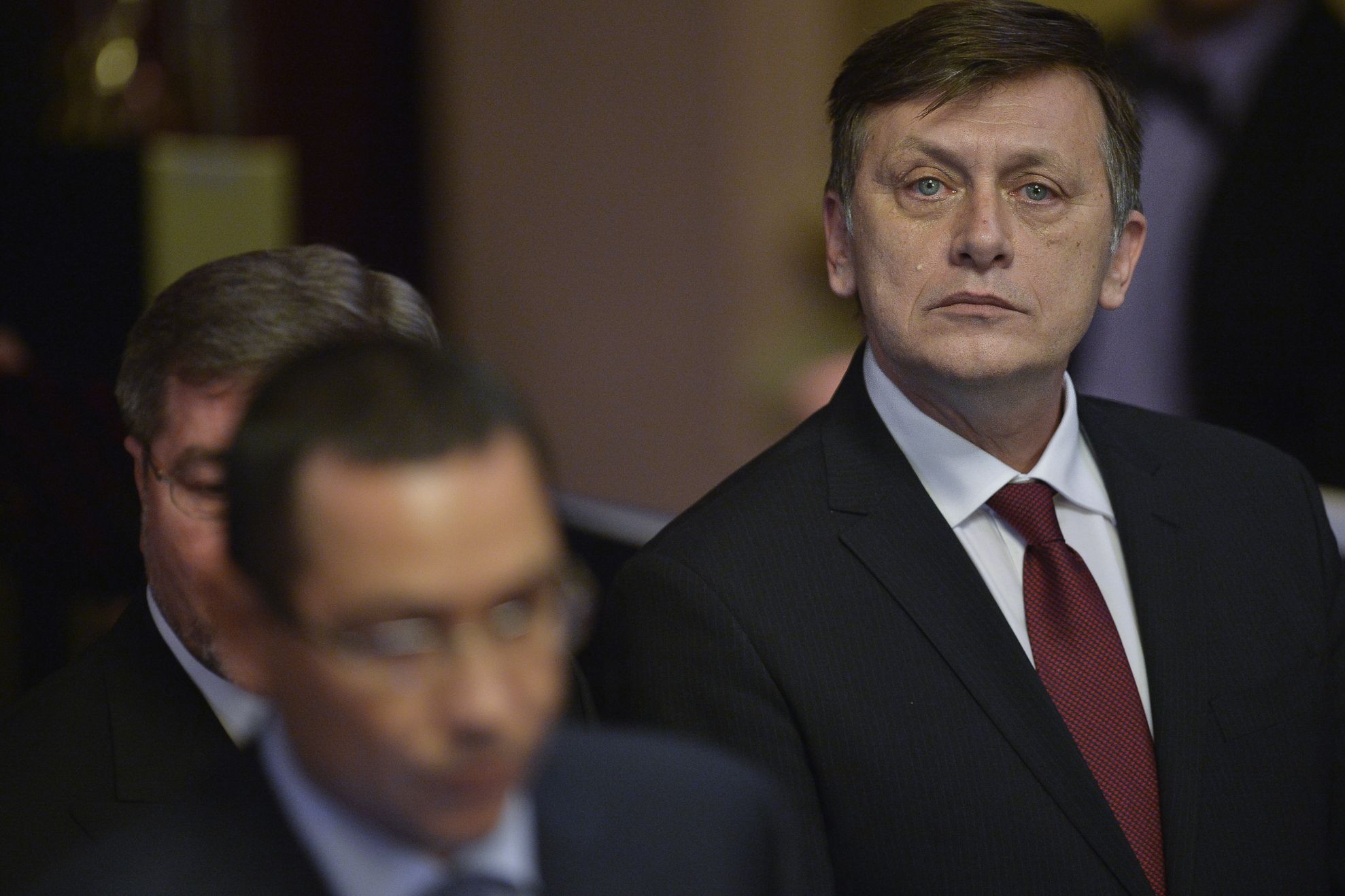 Senatori PNL: Liberalii au fost prea răbdători cu PSD. Ar fi corect ca PNL să intre în opoziţie