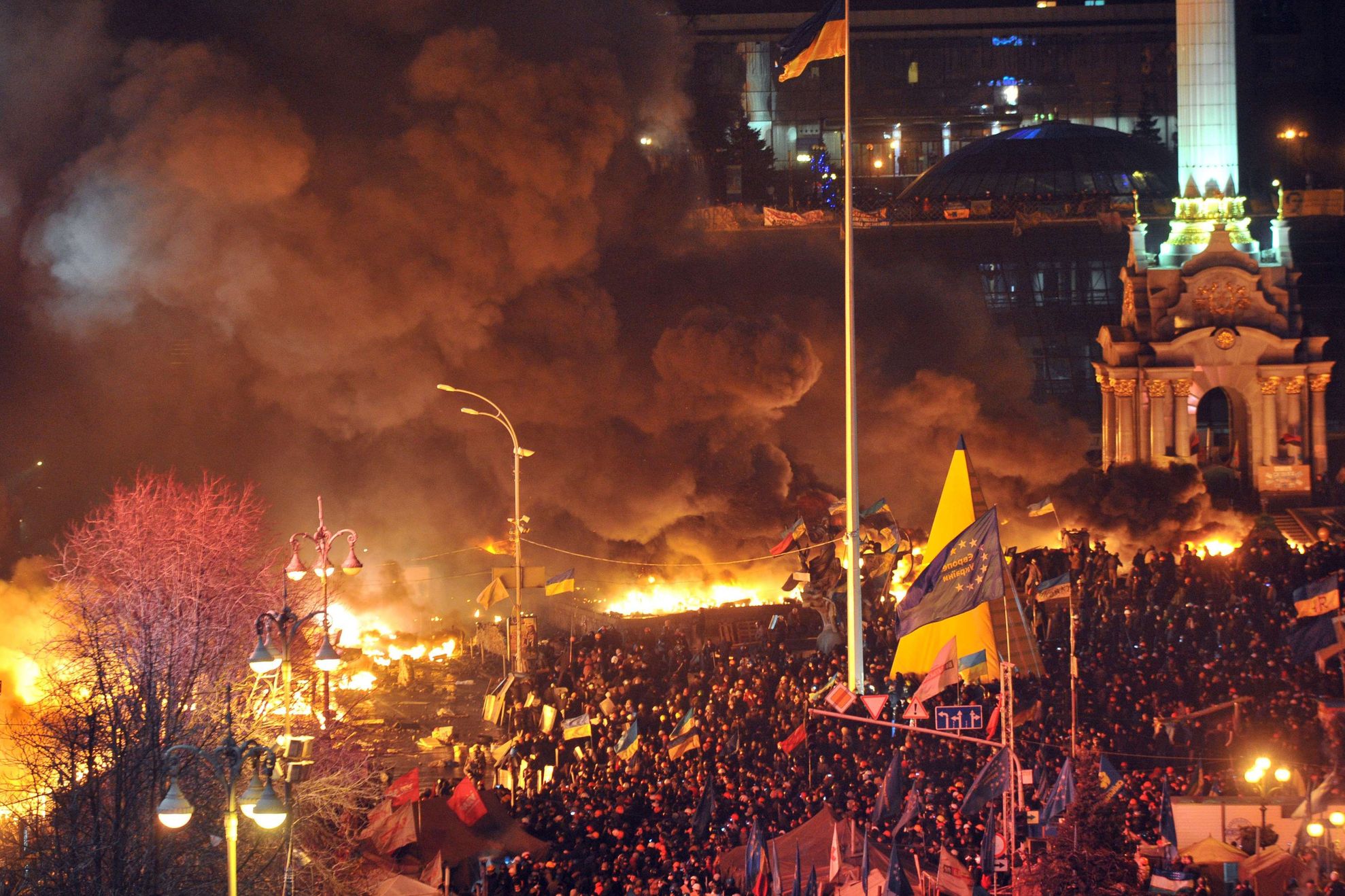 UCRAINA: EXPLOZII şi VIOLENŢE la KIEV- 25 de morți într-o singură noapte
