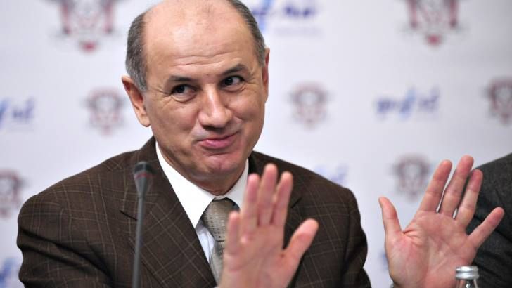 DOSARUL TRANSFERURILOR: Procurorul cere ÎNCHISOARE pentru fraţii Becali, Copos, Borcea